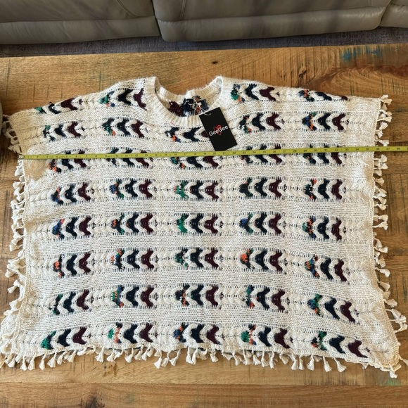 GeeGee Chunky Knit Colorful Tassel Poncho Size Large - Picture 5 of 15